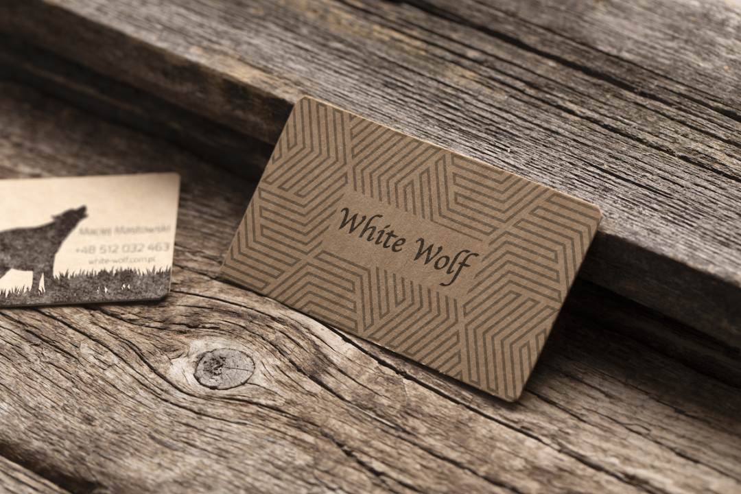 Wizytówki dla firmy White Wolf na papierze EKO KRAFT